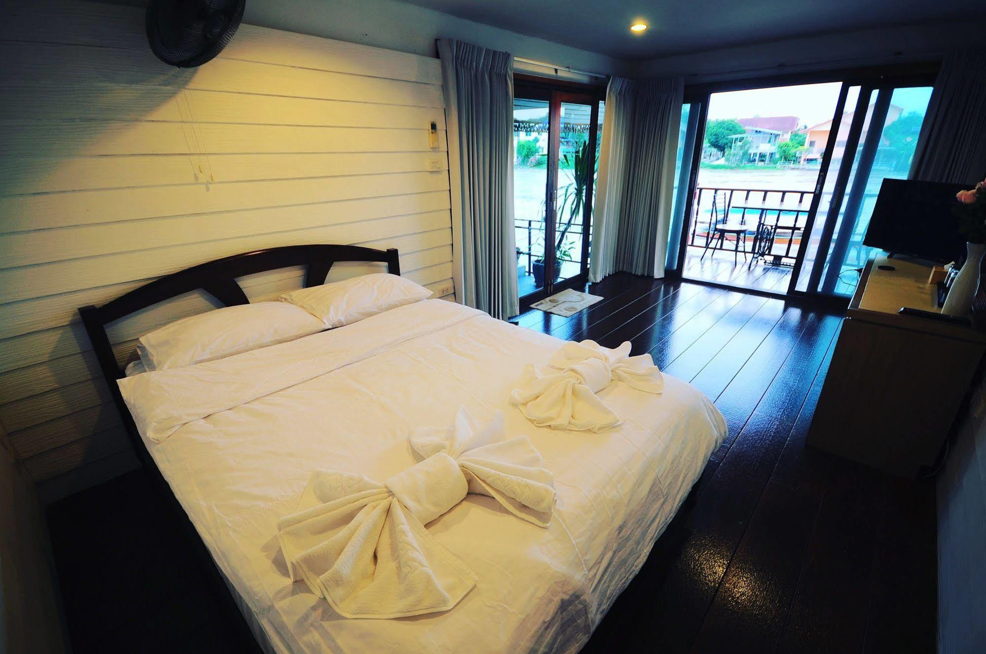 Baan Keang Chon บ้านเคียงชล อยุธยา